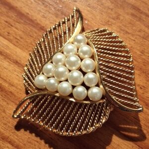 Vintage 50s brooch